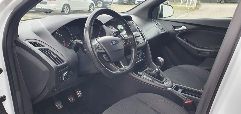 Ford Focus 1,5 SCTi 150 ST-Line stc. 5d