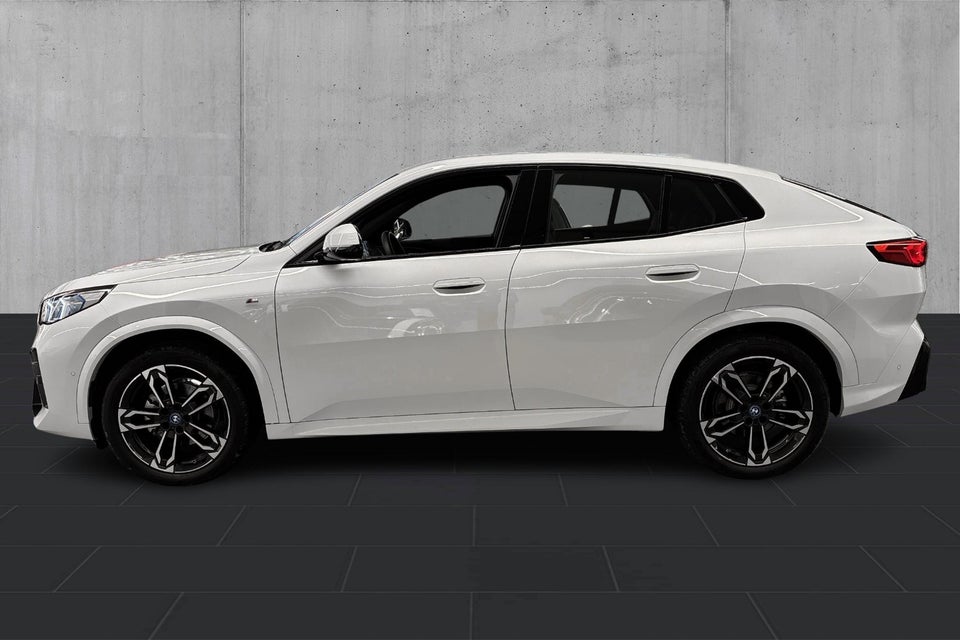 BMW iX2 eDrive20 M-Sport 5d