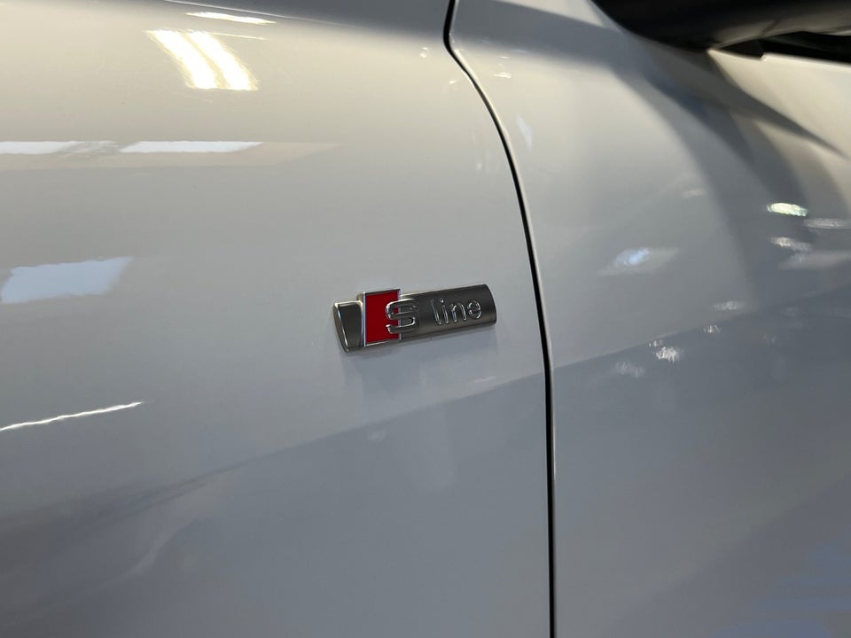 Audi Q4 e-tron 40 S-line 5d