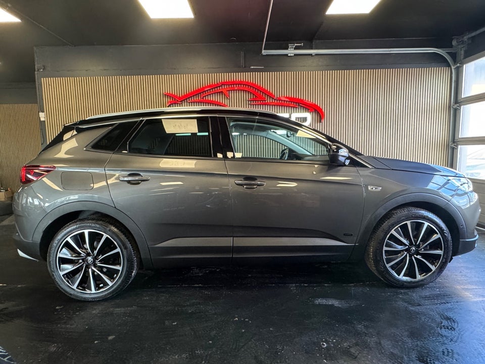 Opel Grandland X 1,6 Hybrid Ultimate aut. 5d