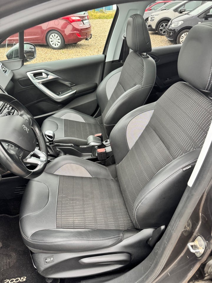 Peugeot 2008 1,5 BlueHDi 100 Allure Sky 5d