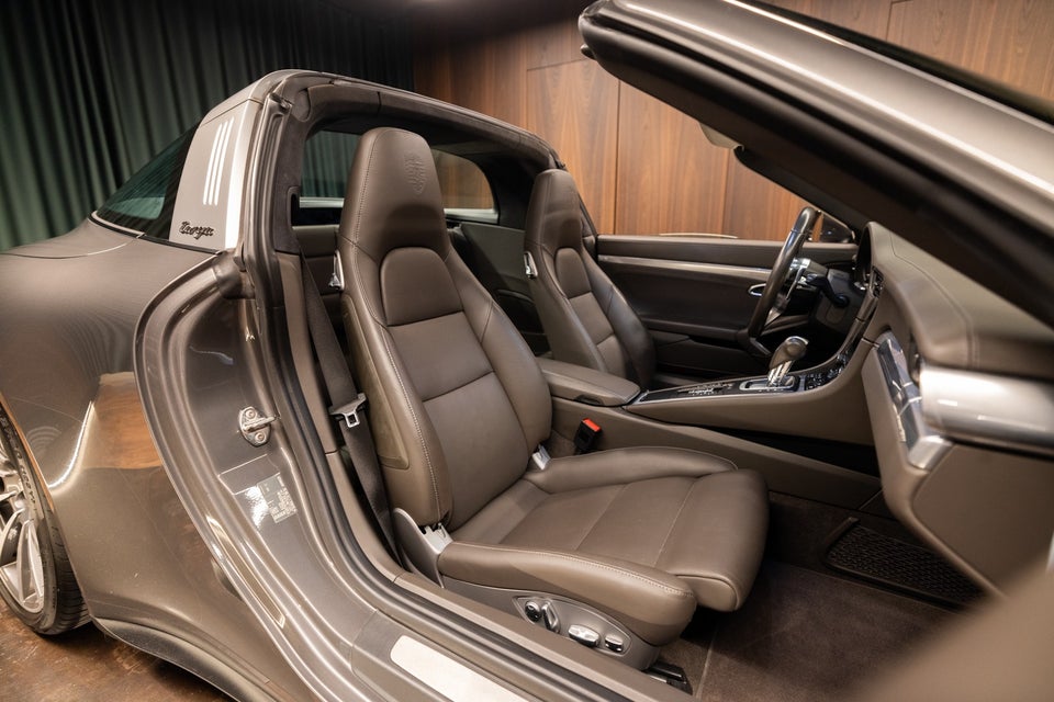 Porsche 911 Targa 4 3,0 PDK 2d