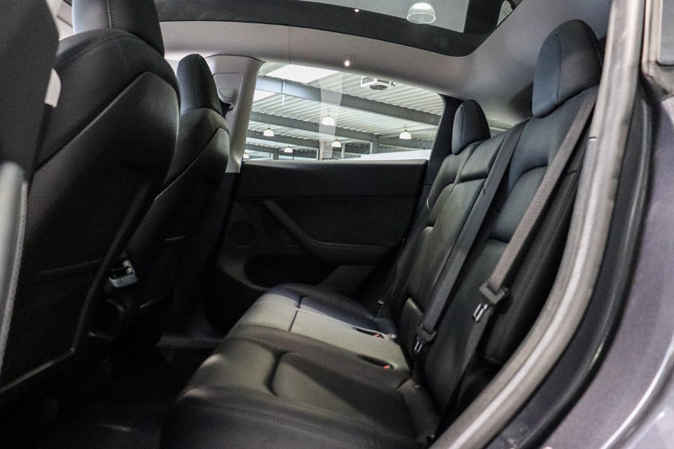 Tesla Model Y Long Range AWD 5d