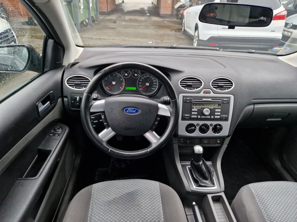 Ford Focus 1,6 Trend 100 5d