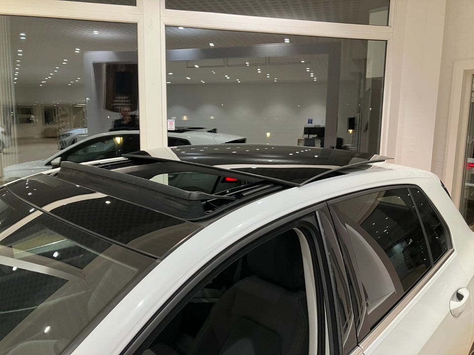 VW Golf VIII 1,4 eHybrid DSG 5d