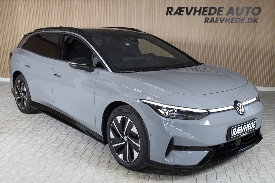 VW ID.7 77 Style+ Tourer 5d