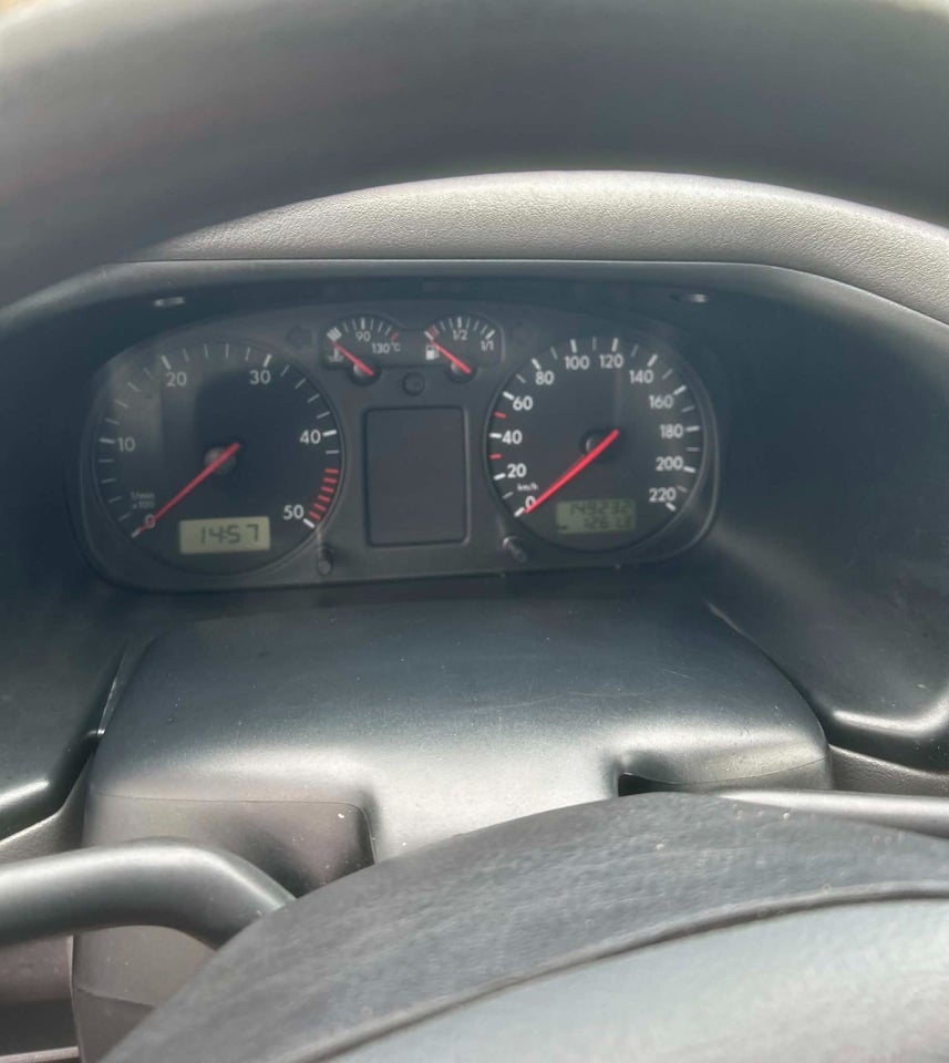 VW Transporter 2,5 TDi 102 Kombi 4d