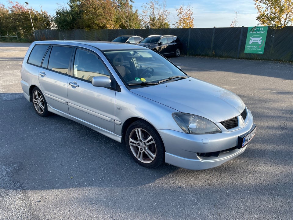 Mitsubishi Lancer 2,0 Intense 4d