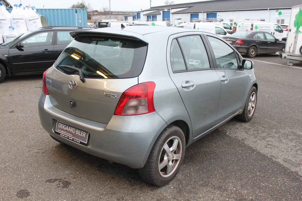 Toyota Yaris 1,3 Luna Sport 5d