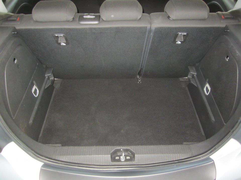 Opel Corsa 1,4 16V Enjoy 5d