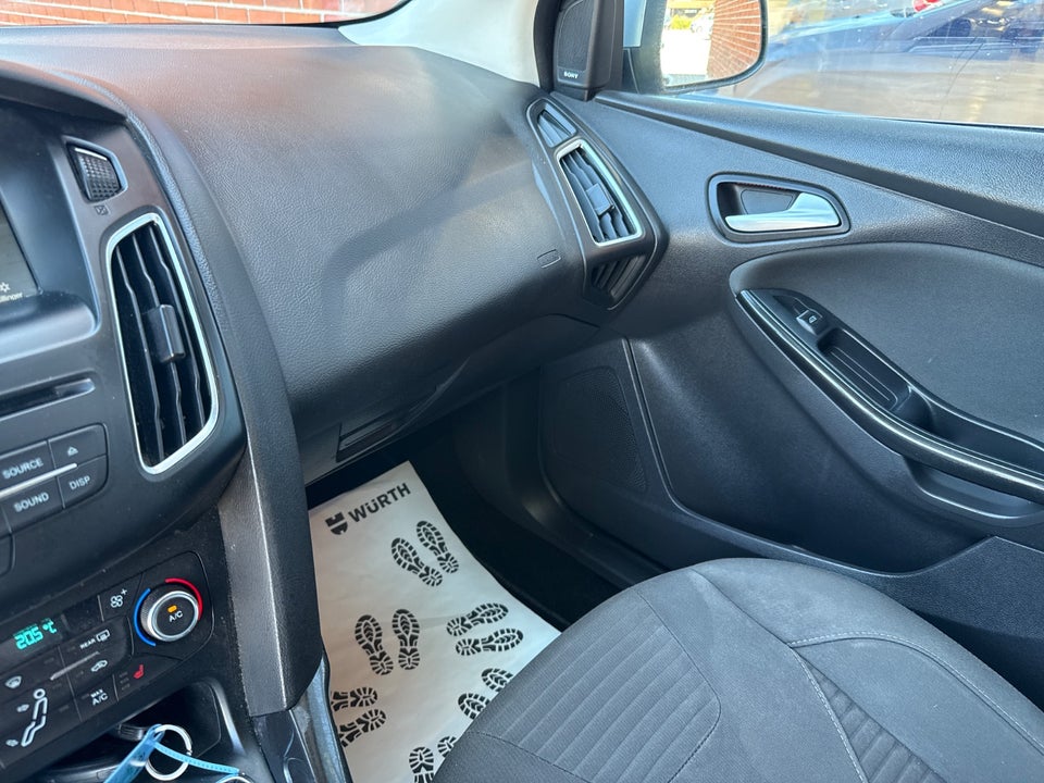 Ford Focus 1,0 EcoBoost Titanium stc. 5d