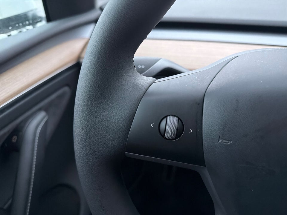 Tesla Model Y Long Range RWD 5d