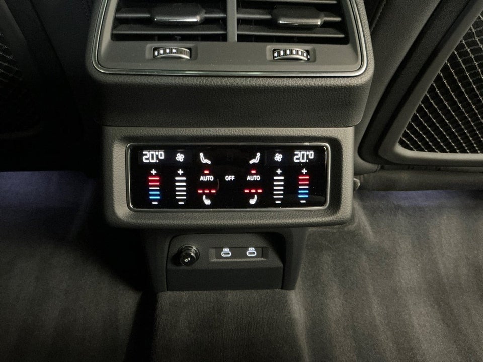 Audi Q8 e-tron 55 Dakar Edition quattro 5d