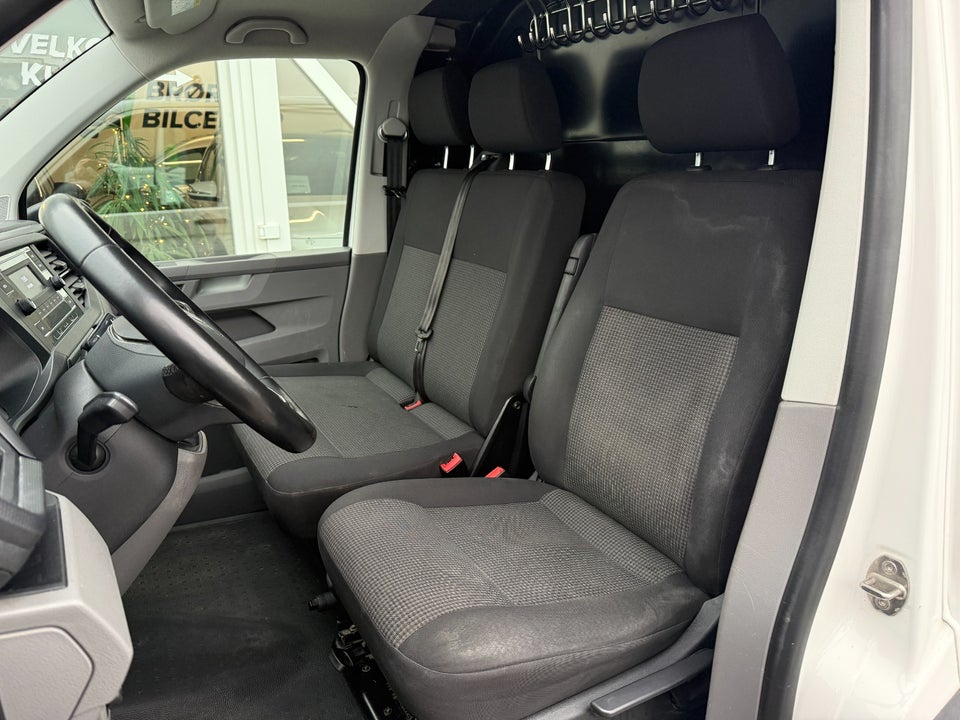VW Transporter 2,0 TDi 150 Kassevogn DSG lang