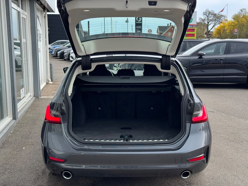 BMW 320d 2,0 Touring Connected aut. 5d