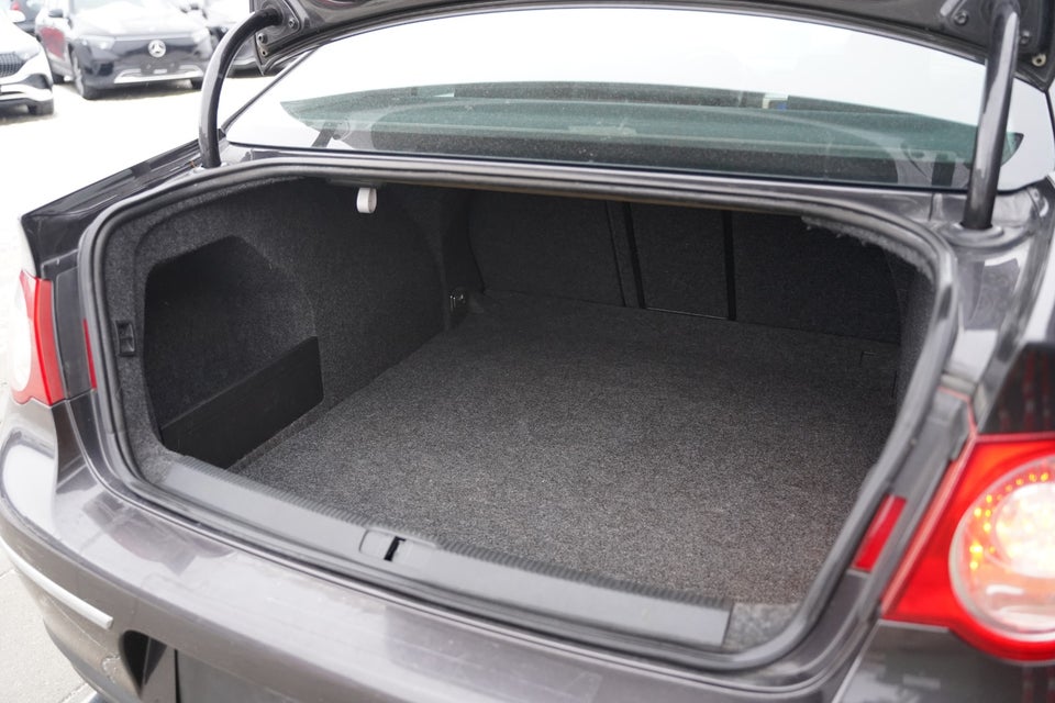 VW Passat 2,0 FSi Comfortline 4d