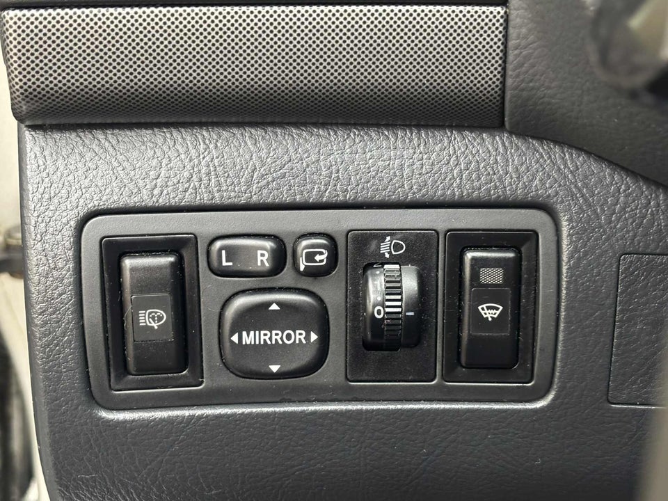 Toyota Avensis 2,4 Executive stc. aut. 5d