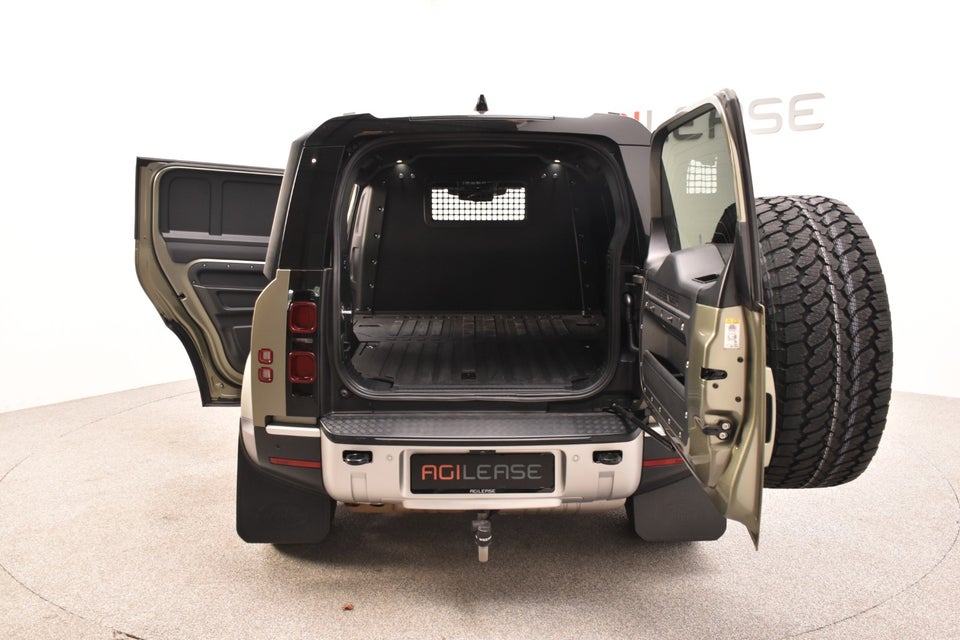 Land Rover Defender 110 3,0 D250 Hard Top SE aut. Van 5d