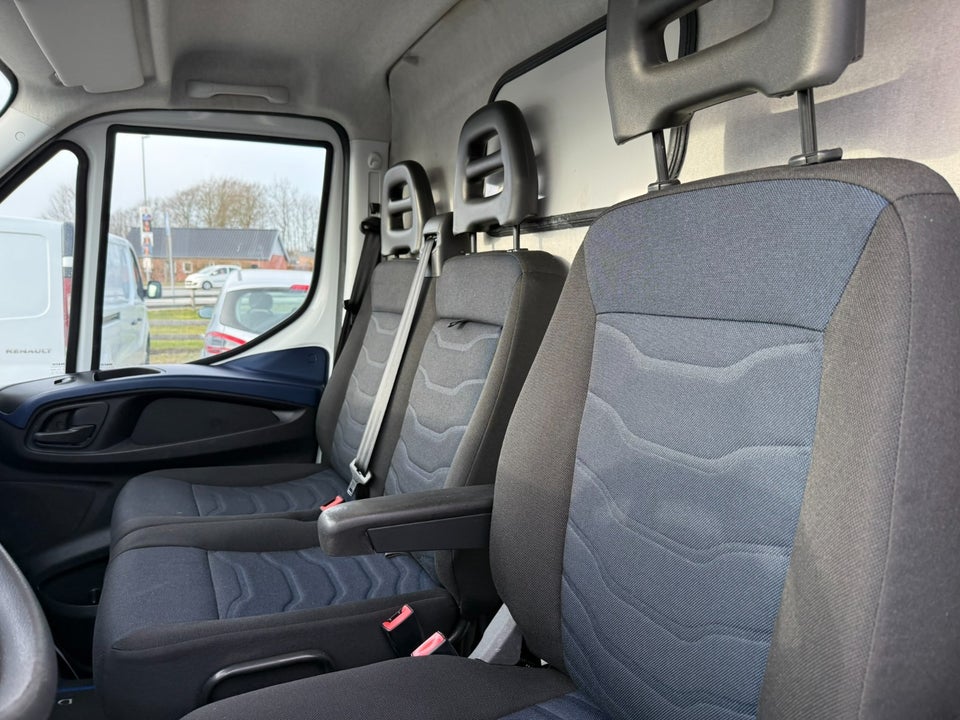 Iveco Daily 3,0 35C21 19,6m³ Van AG8