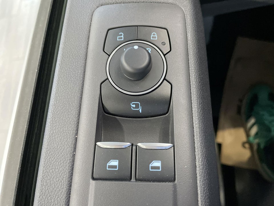 Ford Transit Custom 320L 2,0 EcoBlue Trail