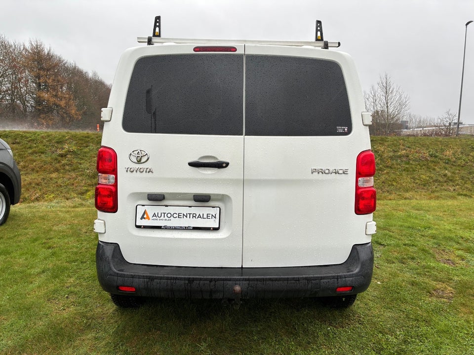 Toyota ProAce 1,6 D 95 Compact Base 5d
