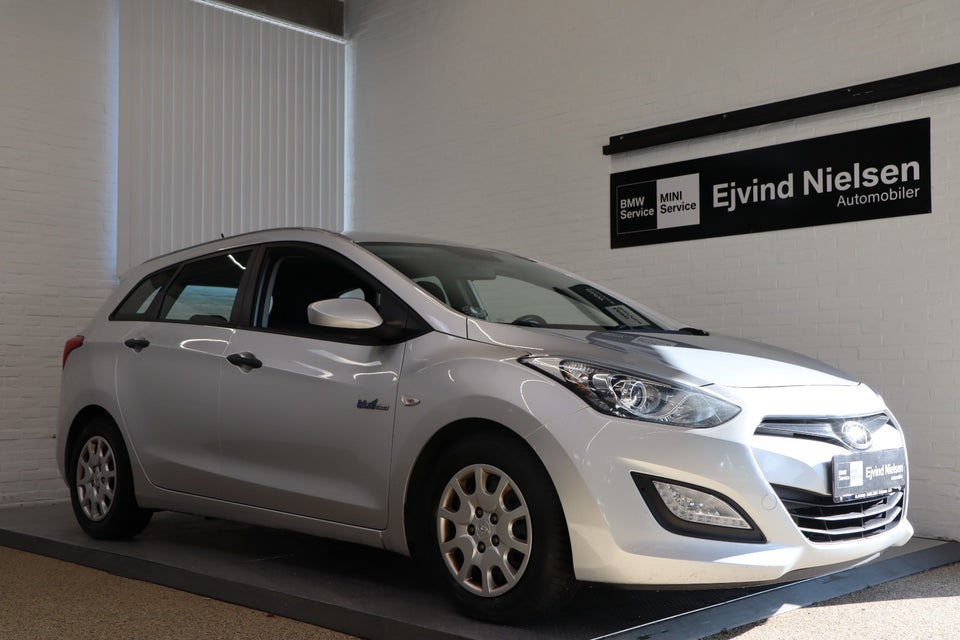 Hyundai i30 1,6 GDi XTR CW Eco 5d