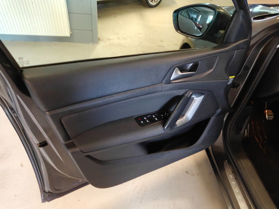Peugeot 308 1,6 BlueHDi 120 Allure SE SW 5d