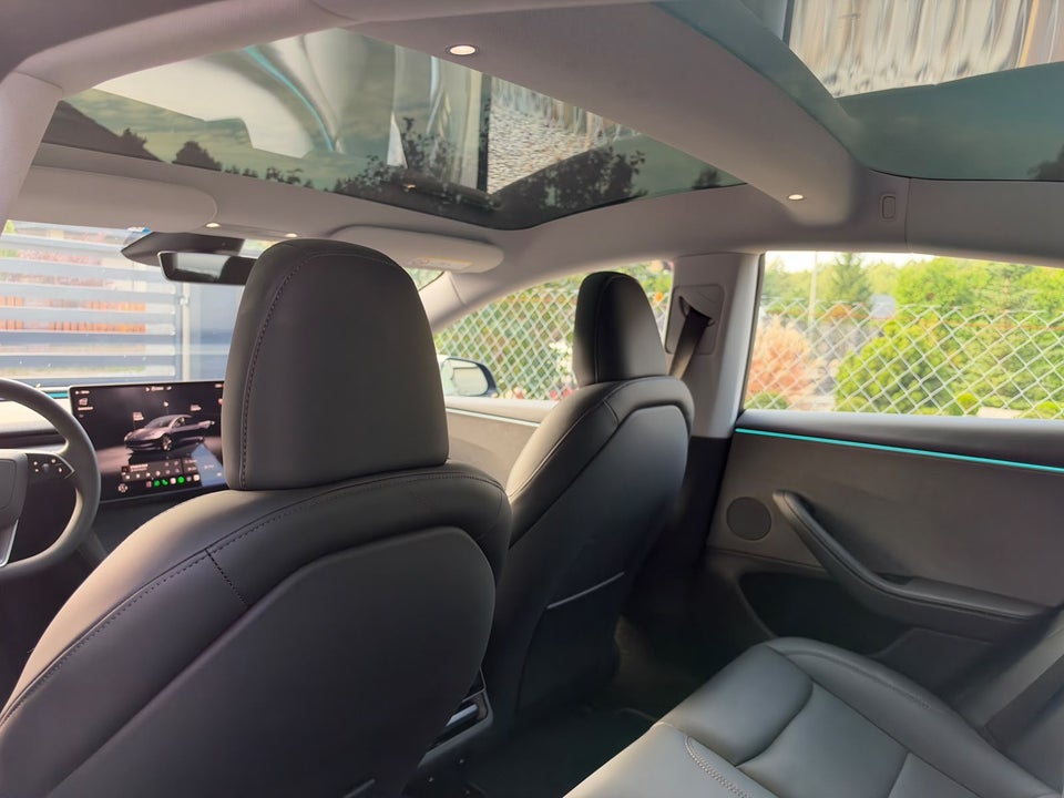 Tesla Model 3 RWD 4d