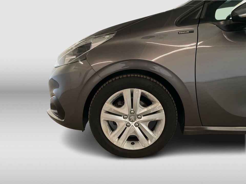 Peugeot 208 1,5 BlueHDi 100 Signature+ 5d