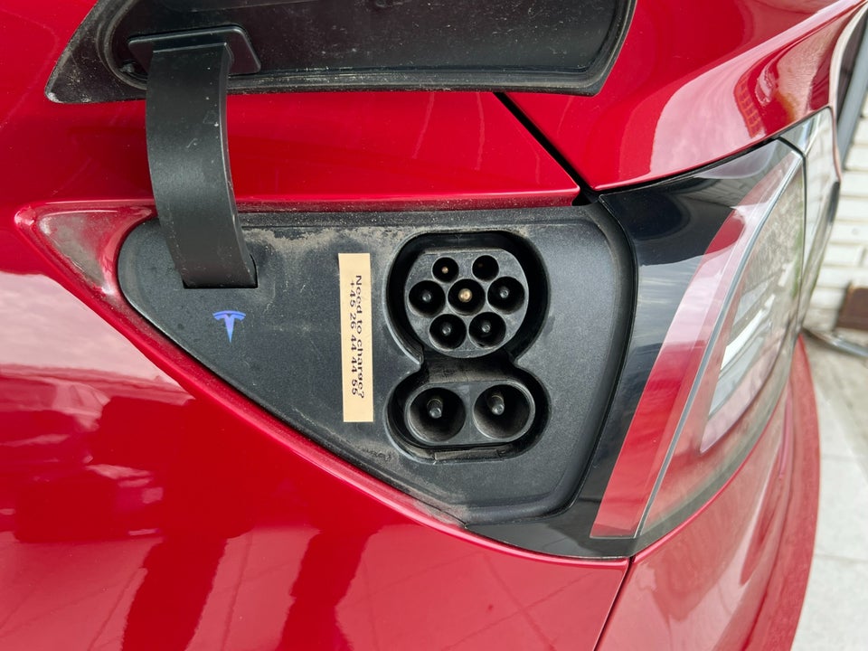 Tesla Model 3 Standard Range+ RWD 4d