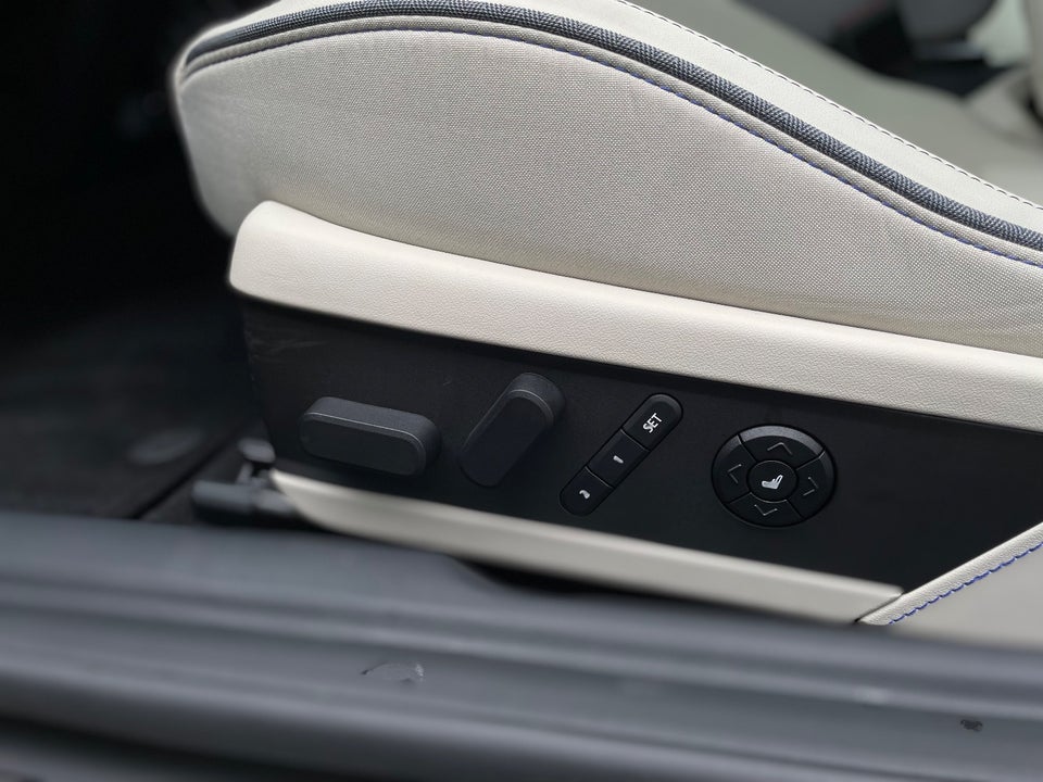 MINI Cooper SE Favoured Trim XL 3d