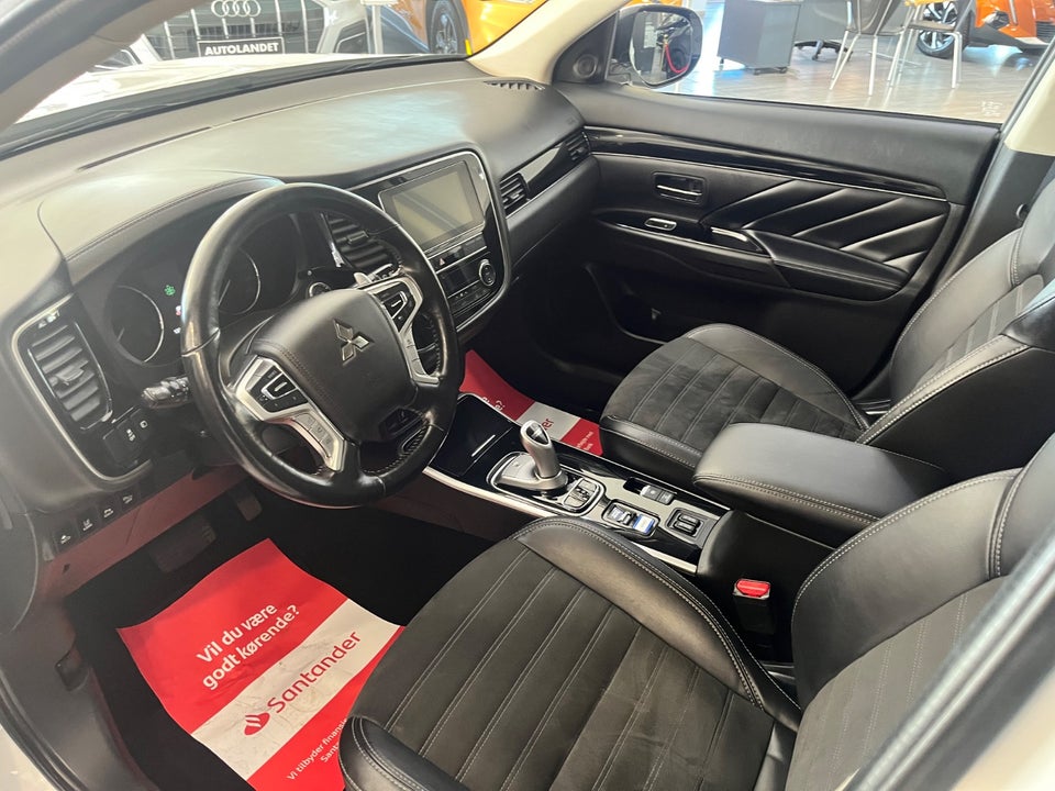 Mitsubishi Outlander 2,4 PHEV Intense CVT 4WD 5d