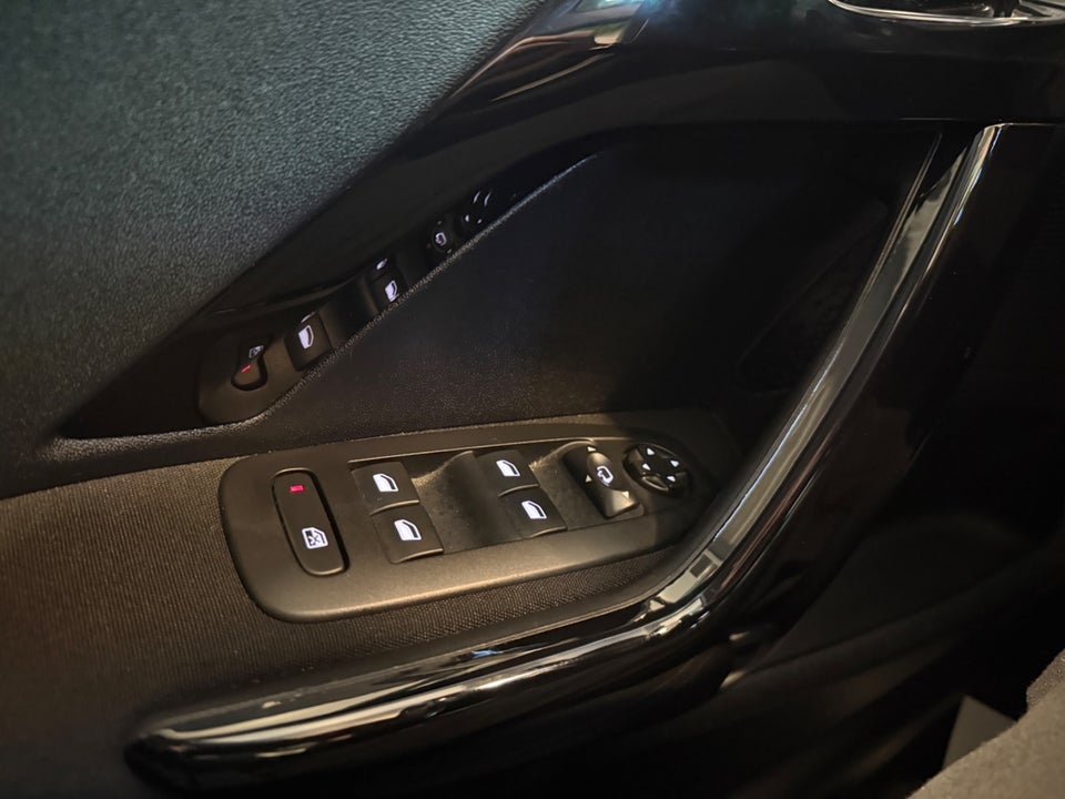 Peugeot 208 1,6 BlueHDi 100 Allure Sky 5d