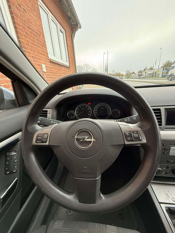 Opel Vectra 1,8 16V 140 Limited 5d