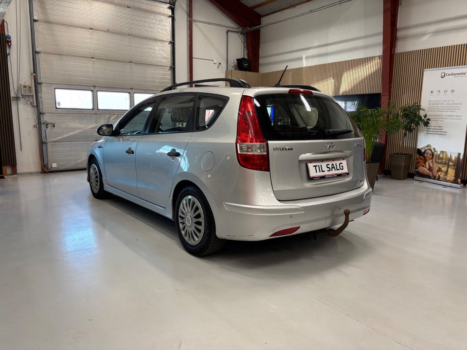 Hyundai i30 1,6 CRDi 90 Blue Drive CW 5d