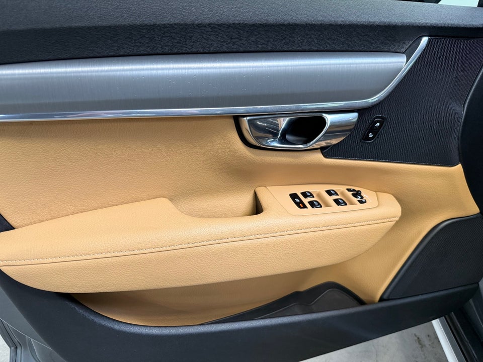 Volvo S90 2,0 D4 190 Momentum aut. 4d