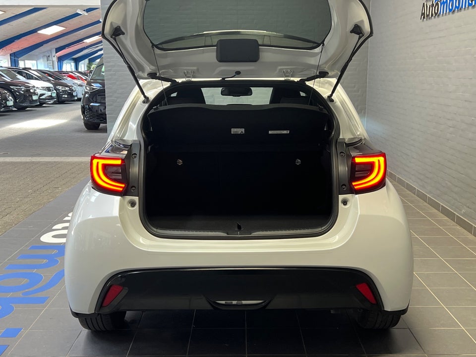 Toyota Yaris 1,5 Hybrid H3 Style e-CVT 5d