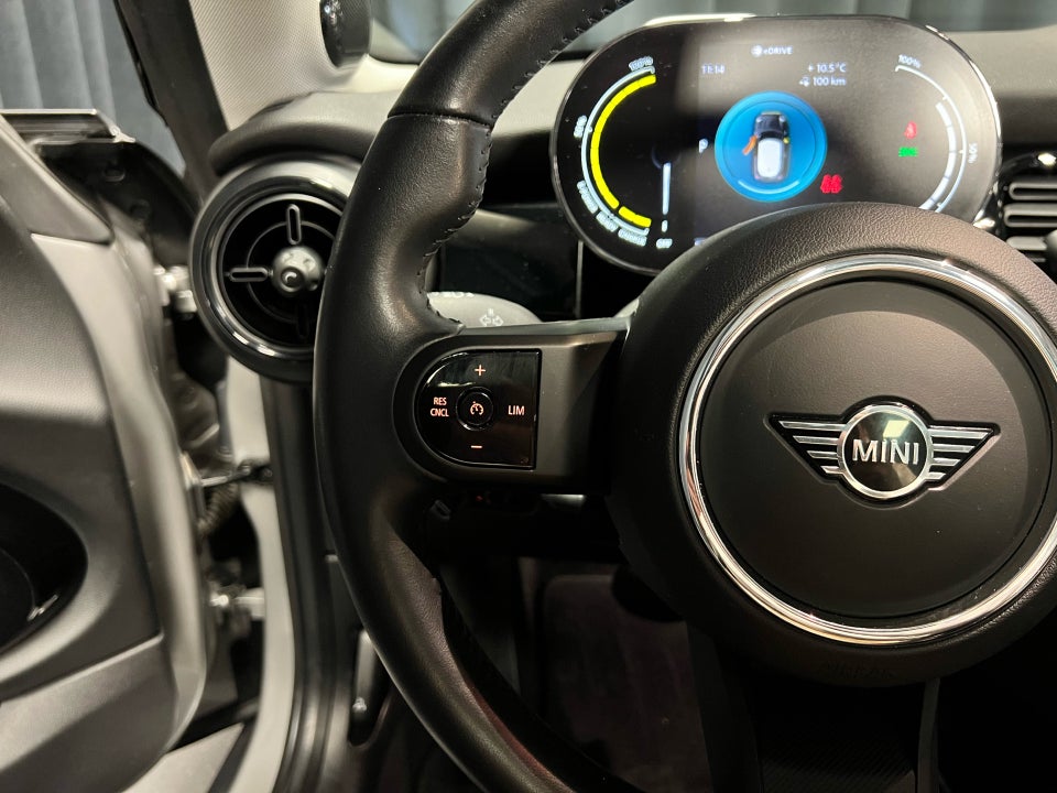 MINI Cooper SE Classic Trim 3d