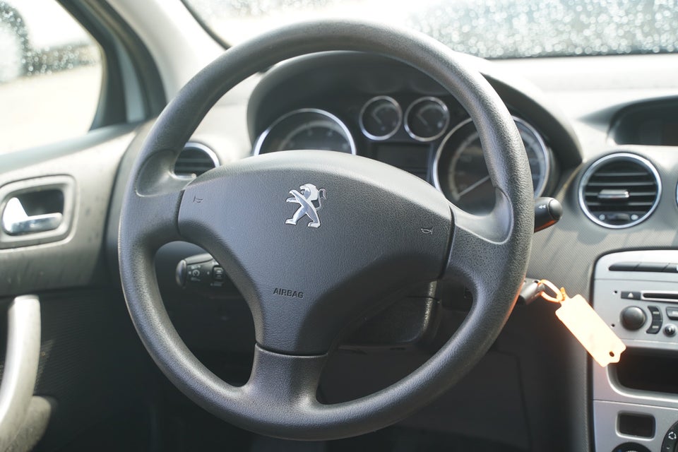 Peugeot 308 1,6 VTi 120 Access 5d