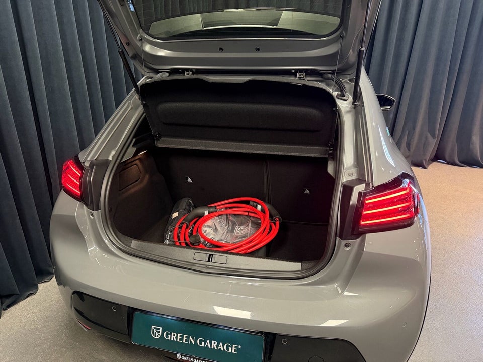 Peugeot e-208 54 GT 5d