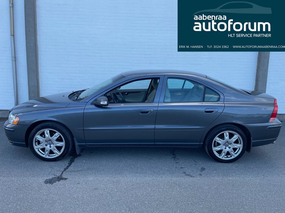 Volvo S60 2,4 140 Momentum 4d