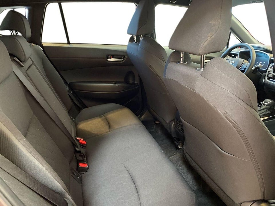 Toyota Corolla Cross 1,8 Hybrid Style Comfort CVT 5d