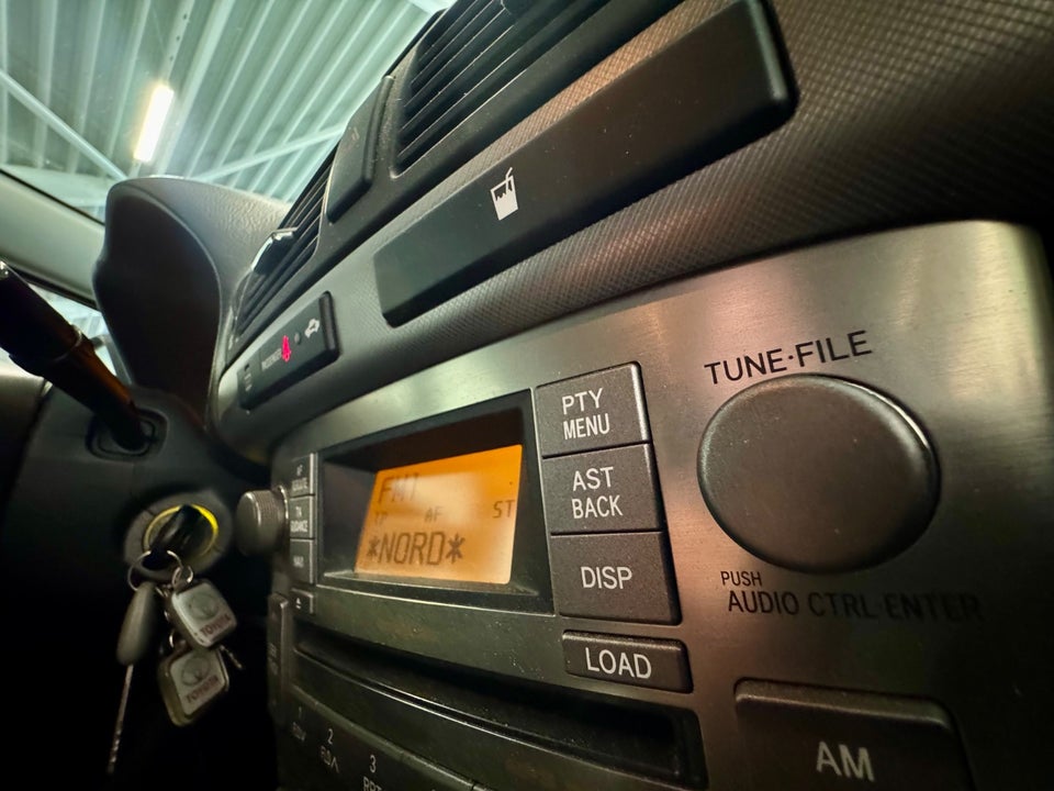 Toyota Avensis 2,2 D-CAT 177 Executive stc. 5d