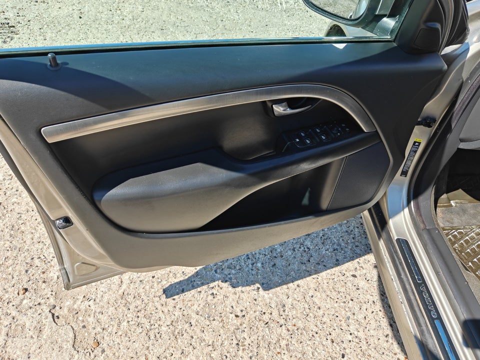 Volvo V70 2,4 D5 185 R-Design aut. 5d
