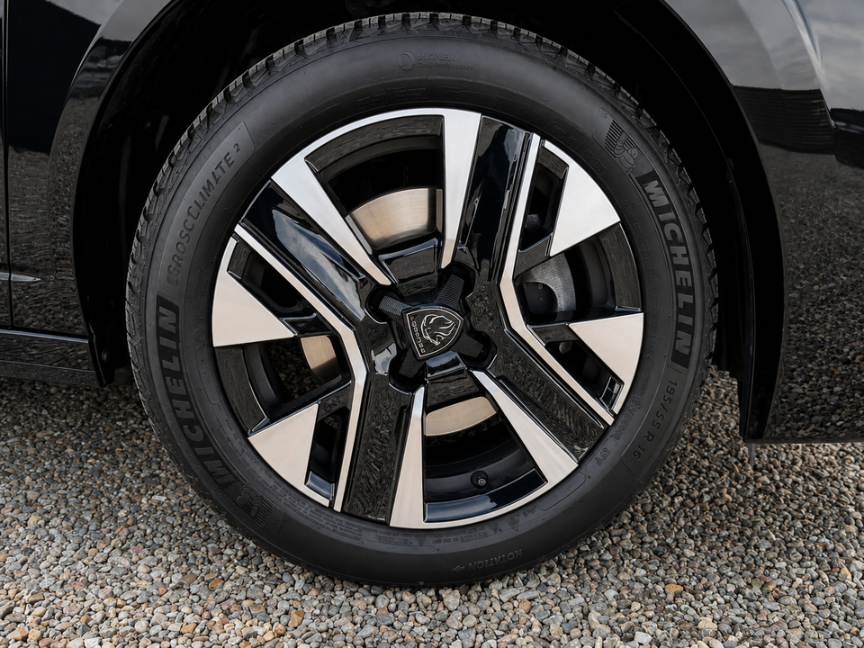 Peugeot 208 1,2 PureTech 100 Allure+ 5d
