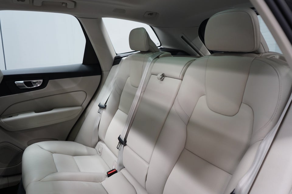 Volvo XC60 2,0 T6 ReCharge Plus Dark aut. AWD 5d