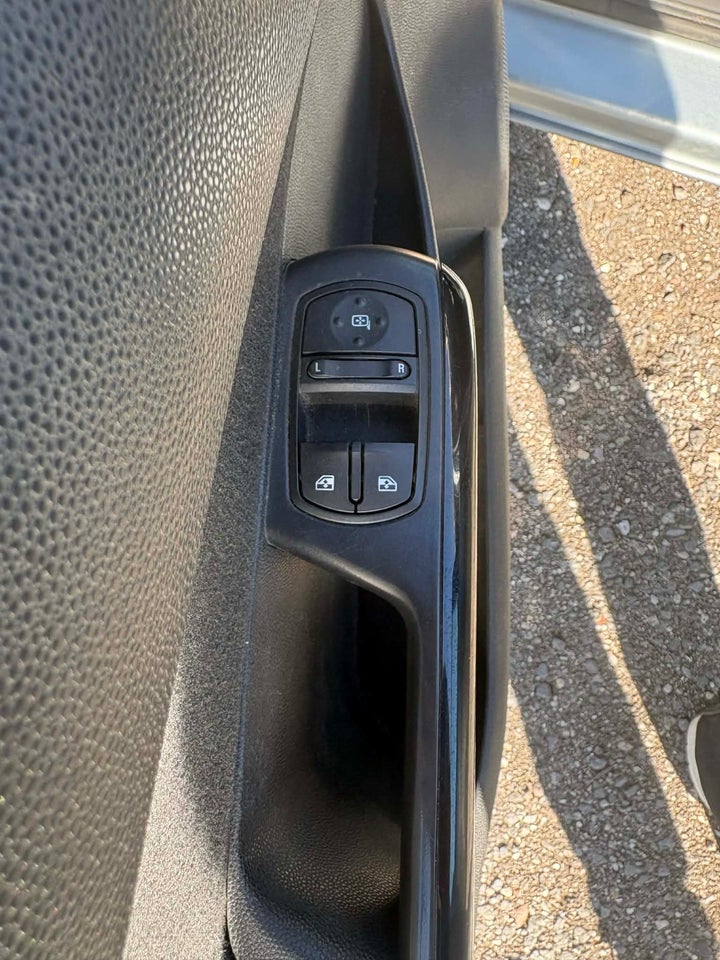 Opel Corsa 1,2 16V Cosmo 5d