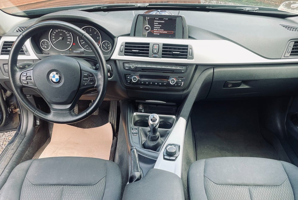 BMW 320d 2,0 Touring 5d