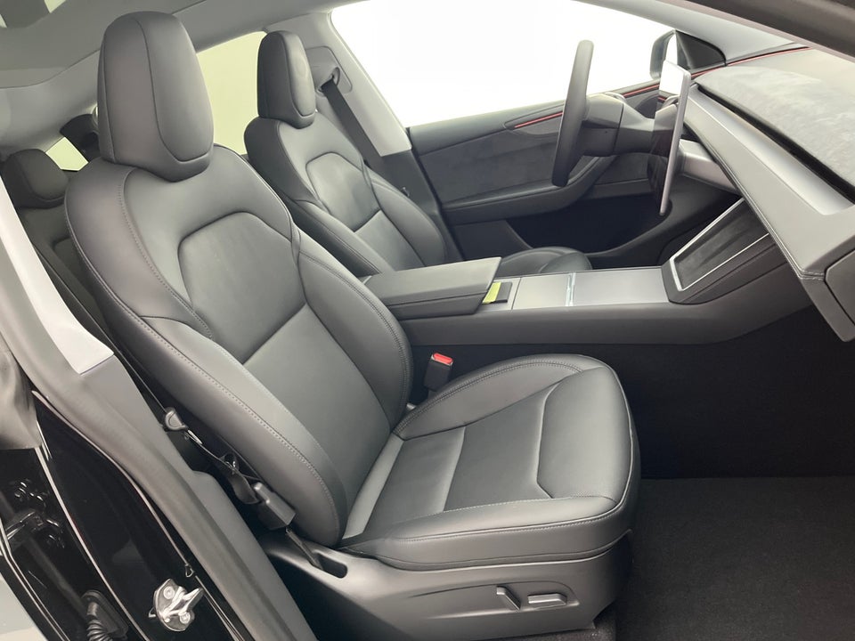 Tesla Model Y Launch Series Long Range AWD 5d