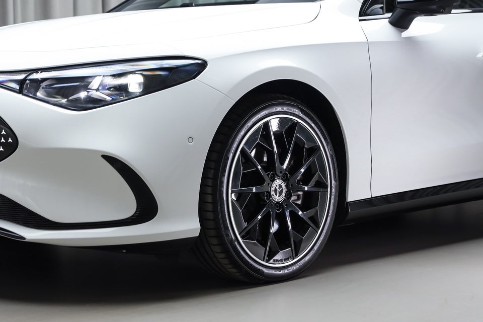 Mercedes CLA250+ EQ Progressive Premium 4d